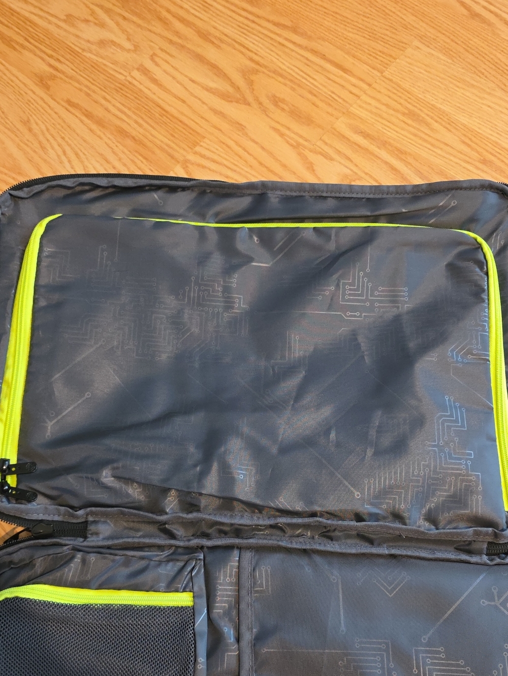 SwissGear Black Travel Backpack - Picture 8 of 14